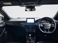 Used Ford Focus ST-Line 125 HP (91 kW) 2019 White Hatchback