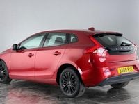 Used Volvo V40 Momentum 122 HP (89 kW) 2018 Red Hatchback