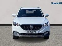 Käytetty MG ZS Exclusive 111 HP (81 kW) 2018 Valkoinen Katumaasturi
