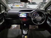 Used Toyota Yaris Hybrid 100 HP (73 kW) 2017 Hatchback