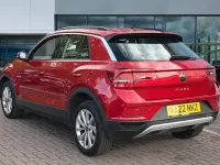 Used VW T-Roc Life 110 HP (80 kW) 2022 Kings red premium metallic SUV