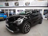 Usado Renault Captur Evolution 91 HP (66 kW) 2024 Preto SUV