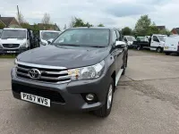 Używany Toyota HiLux 150 KM (110 kW) 2017 Szary Pickup