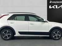 Used Kia Niro 2025 White SUV