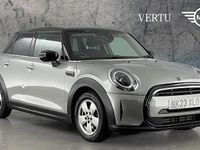 Begagnad Mini Cooper Classic 136 HK (100 kW) 2022 Silver Halvkombi