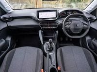 Used Peugeot 208 Style 101 HP (74 kW) 2025 White Hatchback