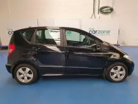 Begagnad Mercedes A180 Avantgarde 109 HK (80 kW) 2011 Svart Halvkombi