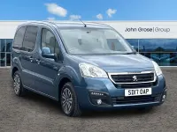 Used Peugeot TePee Allure 100 HP (73 kW) 2017 Blue MPV