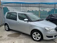 Usado Skoda Roomster SE 105 HP (77 kW) 2013 Prateado Monovolume