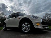 Used Mini Cooper Hatch 136 HP (100 kW) 2015 White Hatchback