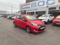 Używany Toyota Yaris 69 KM (50 kW) 2015 Czerwony Hatchback