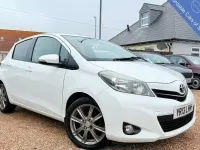 Used Toyota Yaris SR 101 HP (74 kW) 2013 White Hatchback