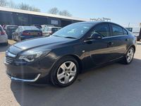 Begagnad Vauxhall Insignia Design Edition 2016 Svart Halvkombi
