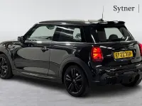 Używany Mini Cooper Hatch 134 KM (98 kW) 2022 Czarny Hatchback