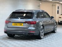 Usado Audi A4 Black Edition 2018 Cinzento Carrinha
