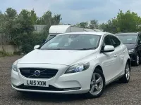 Gebraucht Volvo V40 SE Lux 180 PS (132 kW) 2015 Weiß Kleinwagen