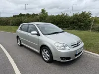 Used Toyota Corolla 97 HP (71 kW) 2006 Silver Hatchback