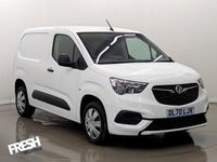Second-hand Vauxhall Combo Sportive 101 CP (74 kW) 2020 Alb Monovolum