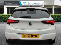 Second-hand Vauxhall Astra Edition 2021 Alb Hatchback