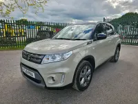 Used Suzuki Vitara SZ-T 120 HP (88 kW) 2018 Cream/black SUV