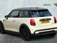 Used Mini Cooper Classic 134 HP (98 kW) 2021 White Hatchback
