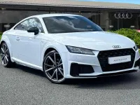 Usado Audi TT Black Edition 245 HP (180 kW) 2023 Branco Coupé