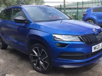 Usado Skoda Karoq SportLine 150 HP (110 kW) 2020 Azul SUV