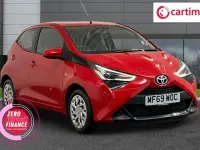 Używany Toyota Aygo X-play 71 KM (52 kW) 2019 Czerwony Hatchback