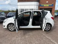 Used Vauxhall Meriva 2017 White MPV