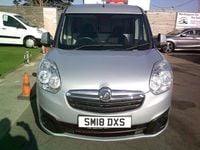 Second-hand Vauxhall Combo Sportive 2018 Argintiu Monovolum
