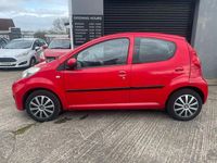 Used Peugeot 107 68 HP (50 kW) 2011 Red Hatchback