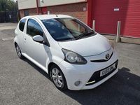 Used Toyota Aygo 68 HP (50 kW) 2012 White Hatchback