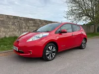 Used Nissan Leaf Tekna 80 kW (109 HP) 2017 Red Hatchback