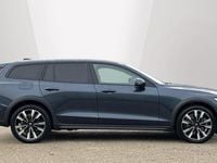 Used Volvo V60 CC 250 HP (183 kW) 2021 Estate