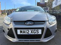 Usado Ford Focus 105 HP (77 kW) 2012 Prateado Citadino