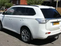 Used Mitsubishi Outlander P-HEV 200 HP (147 kW) 2015 White Estate