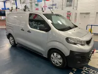 Used Peugeot Expert 95 HP (69 kW) 2017 Silver Van