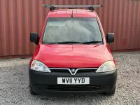 Second-hand Vauxhall Combo 75 CP (55 kW) 2011 Roșu Monovolum