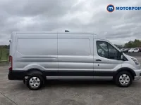 Begagnad Ford Transit Limited 165 HK (121 kW) 2024 Silver Van
