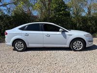 Używany Ford Mondeo Zetec 140 KM (102 kW) 2011 Biały Hatchback