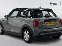 Usado Mini Cooper Classic 134 HP (98 kW) 2022 Cinzento Citadino
