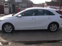 Used Kia Ceed 114 HP (83 kW) 2019 White Hatchback