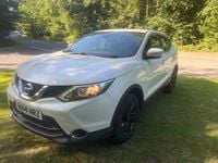Used Nissan Qashqai Acenta 2014 White SUV