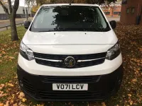 Used Vauxhall Vivaro 100 HP (73 kW) 2021 White MPV