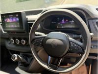 New Renault Trafic 2025 White MPV