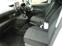 Used Vauxhall Combo Sportive 101 HP (74 kW) 2020 White MPV