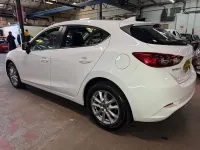 Used Mazda 3 2017 White Hatchback