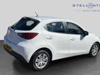 Begagnad Mazda 2 74 HK (54 kW) 2016 Vit