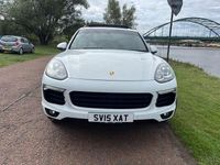 Used Porsche Cayenne 262 HP (192 kW) 2015 White SUV