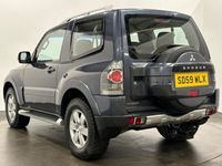 used Mitsubishi Shogun 3.2 GLX EQUIPPE SWB DI-D 3d 160 BHP SUV